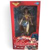 Image 1 : Wonder Woman ArtFX 1/6 Scale PVC Statue & DC Comics Variant Play Arts Kai Set