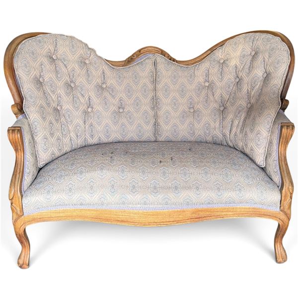 Victorian Style Loveseat w Tufted Upholstery 50.5x27x38"