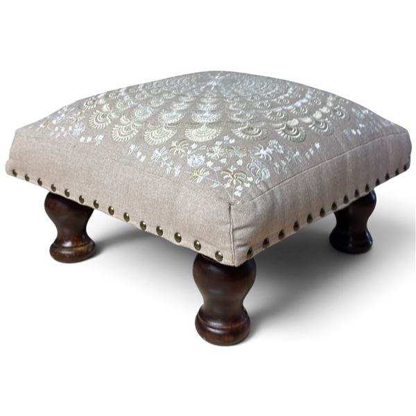 Square Embroidered Footstool w Wooden Legs 16.5x16.5x10"
