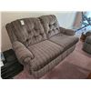 Image 1 : Love Seat C