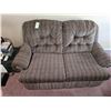 Image 2 : Love Seat C