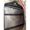 Image 11 : Rubbermaid Portable Closet & More B