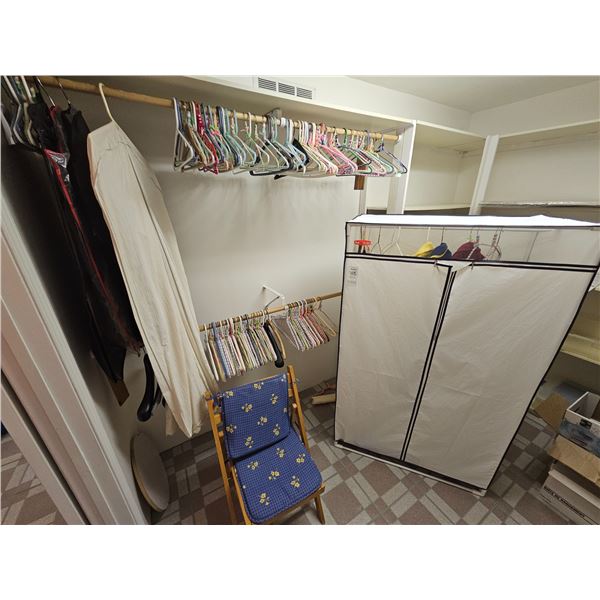 Rubbermaid Portable Closet & More B