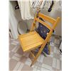 Image 5 : Rubbermaid Portable Closet & More B