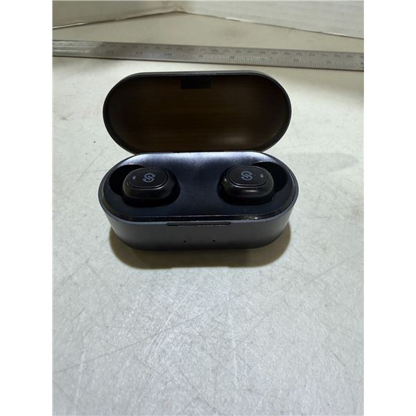 Soundpeats earbuds set