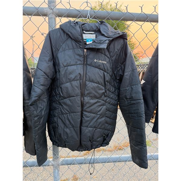 Columbia insulated winter jacket, hooded men's medium
