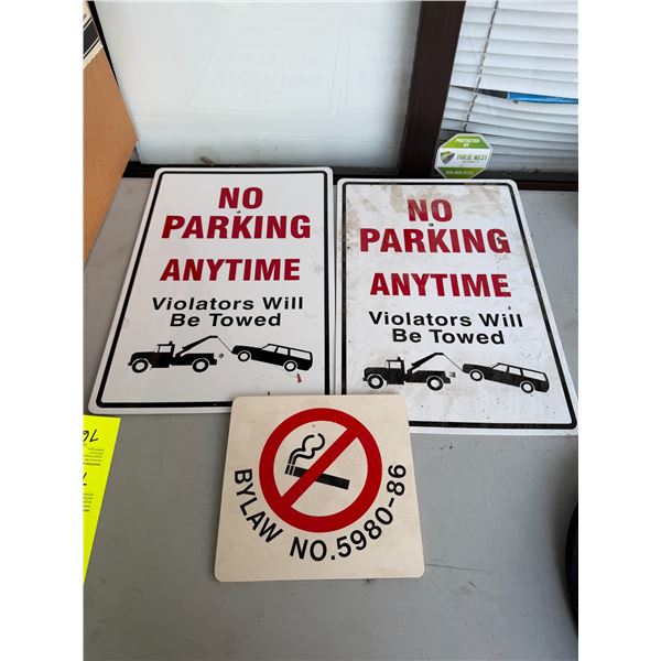 No parking signs and no smoking signs