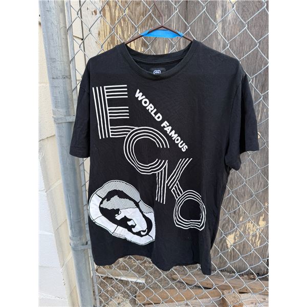 World, famous T-shirt, size XL