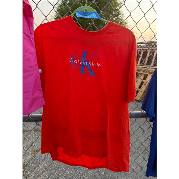Calvin Klein T-shirt, size X