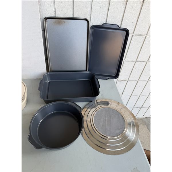 Baking pans