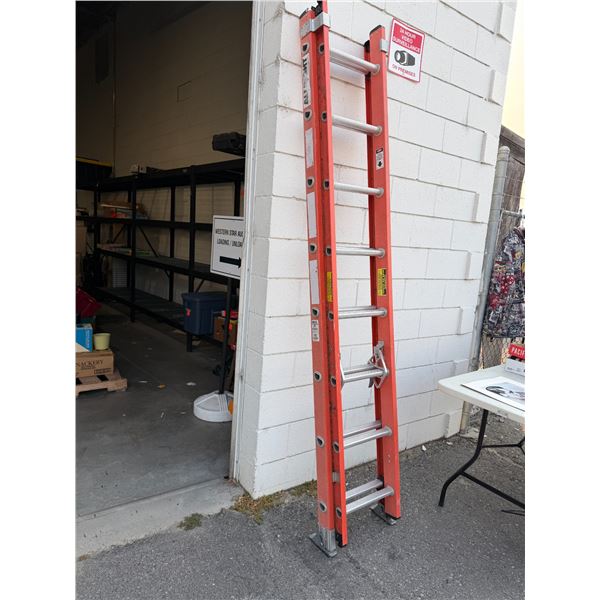 Industrial fiberglass extension ladder 16 foot