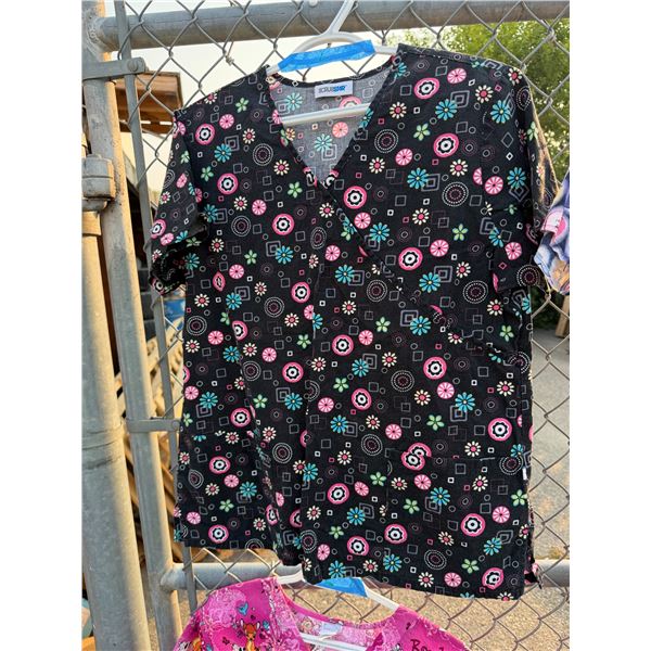 Scrub shirt size large