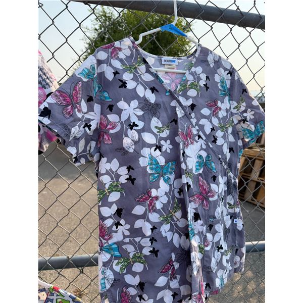 Scrubs top size large