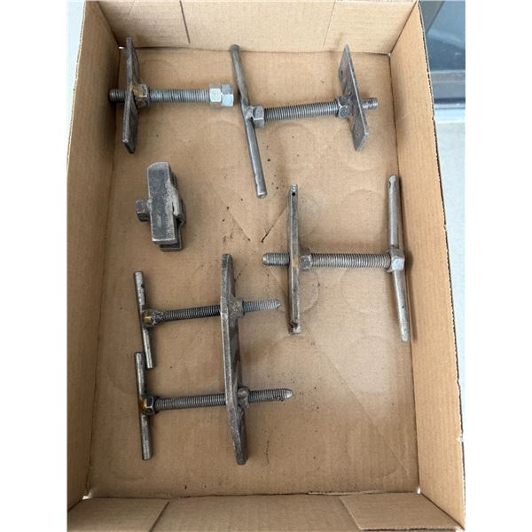 Adjustable pillars
