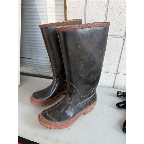 Rubber boots size 8