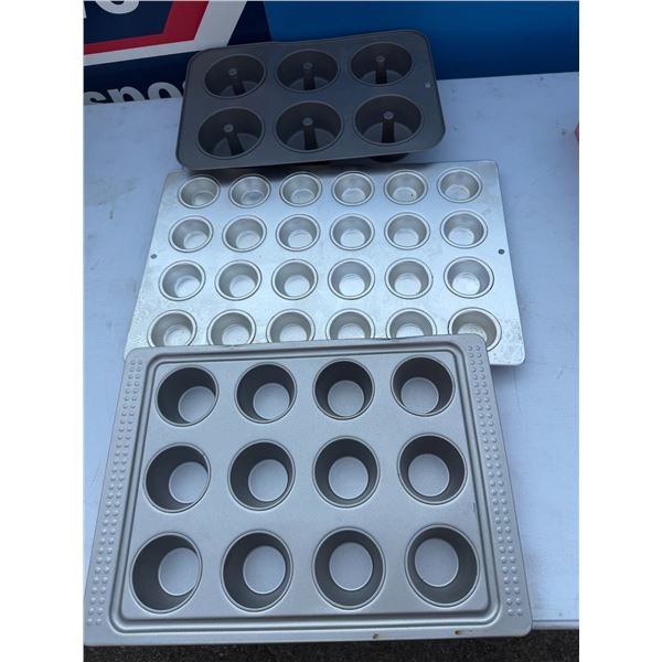 Baking pans