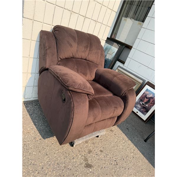 Very comfortable recliner