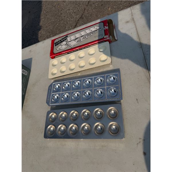 Ravioli maker