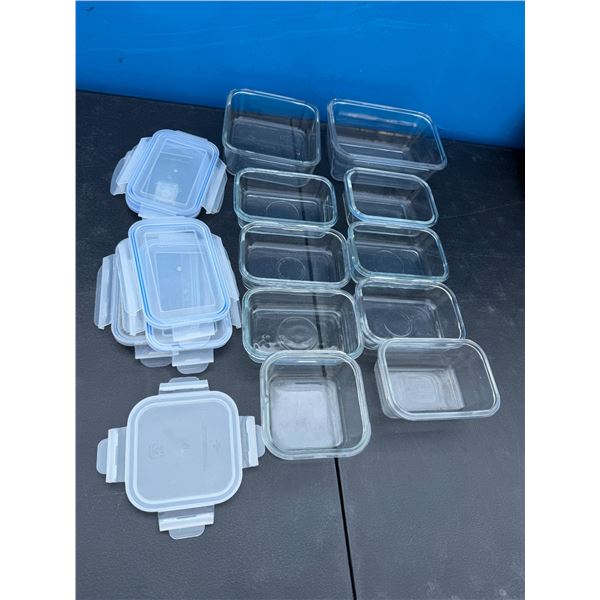 Reusable container containers