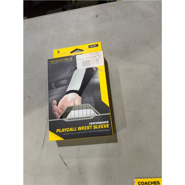 EVO play call wrist guard one size