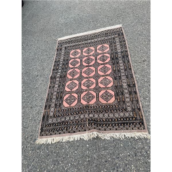 Area carpet 74 x 49