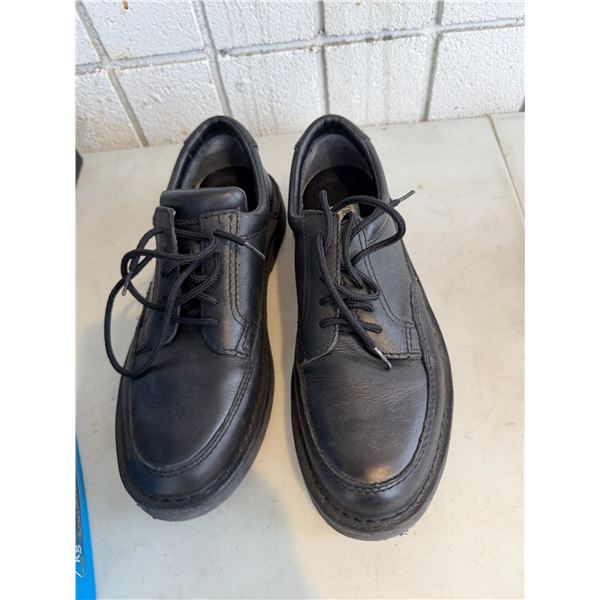 Deer  stag shoes size 9?