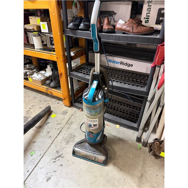 Bissell Upright Vacuum -- Works Great
