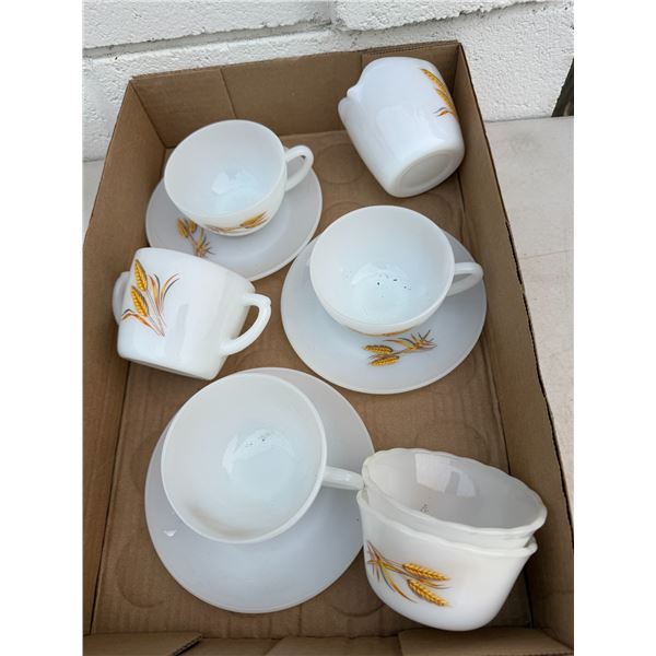 Milk, glass, fire king dishes