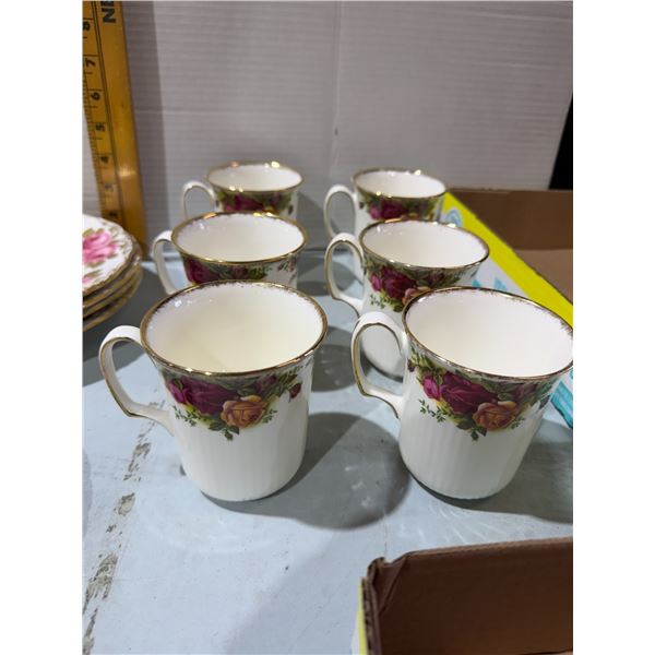 Royal Albert, American beauty, coffee mugs