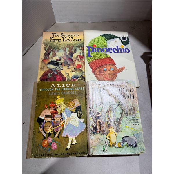 Vintage books Pinocchio, the world of Pooh Alice through the Looking Glass and the season in Fern Ho