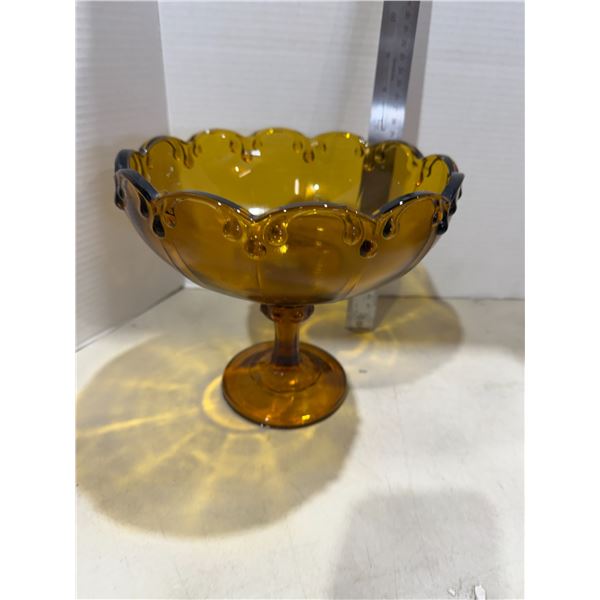 Amber glass pedestal