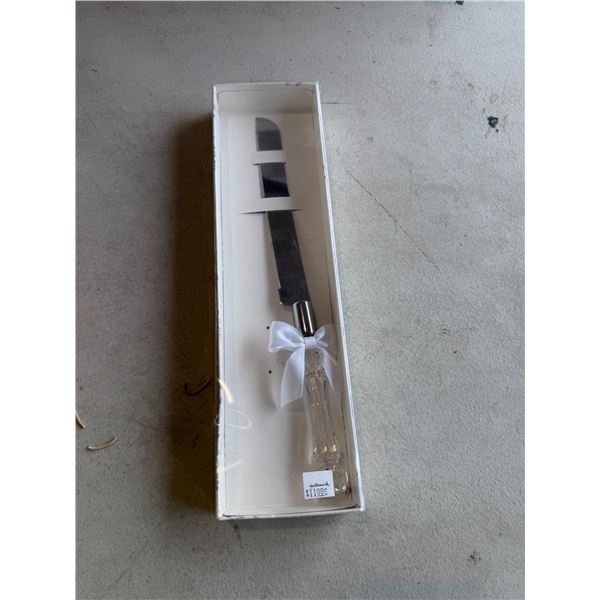 Hallmark cake knife
