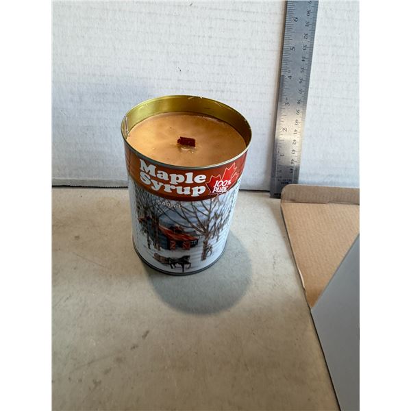 Maple syrup candle
