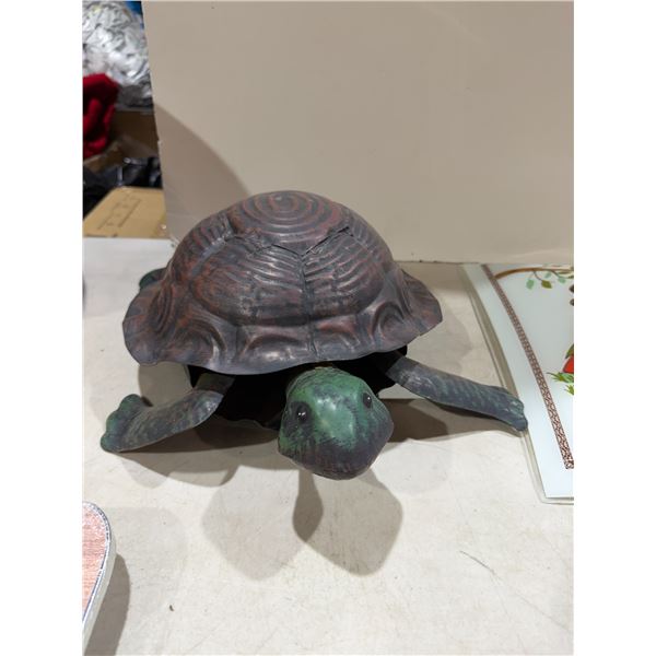 Metal turtle decor