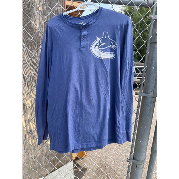 Connects, long sleeve shirt, size large
