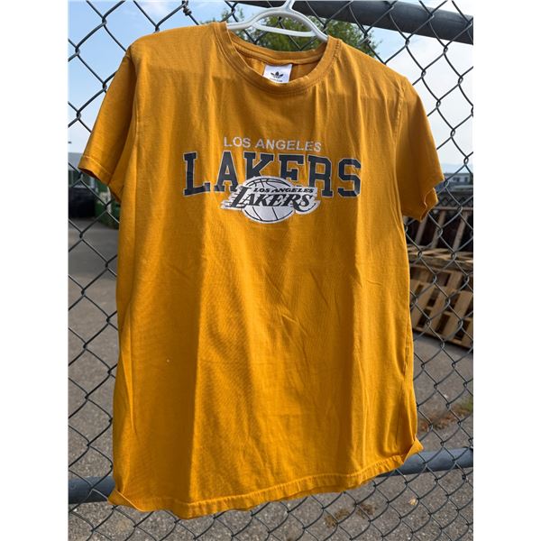 Adidas Lakers shirt size not shown