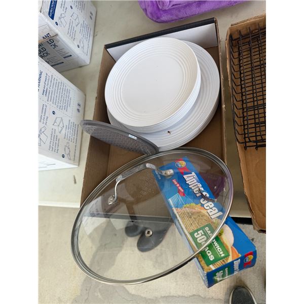 Melamine dishes