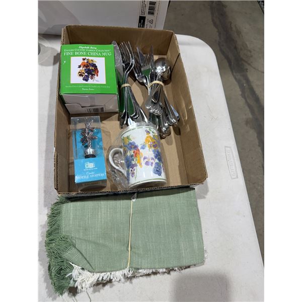 Kitchen items, cutlery, bottle, stoppers, etc.