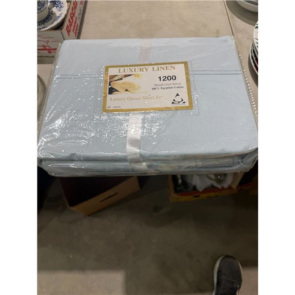 Luxury queen sheet set hundred percent Egyptian cotton