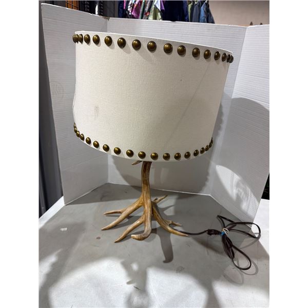 Faux deer antler table lamp