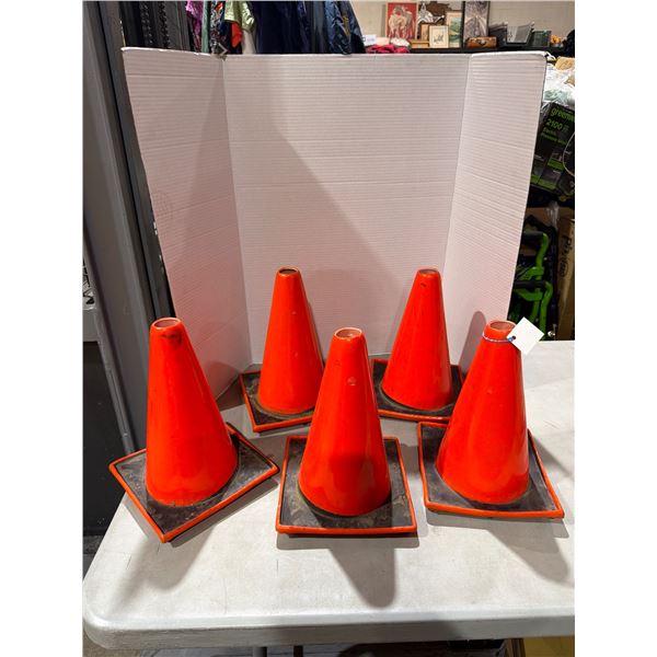 5 rubber traffic cones