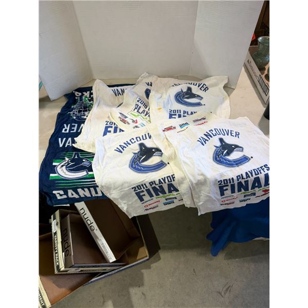 Canucks towels