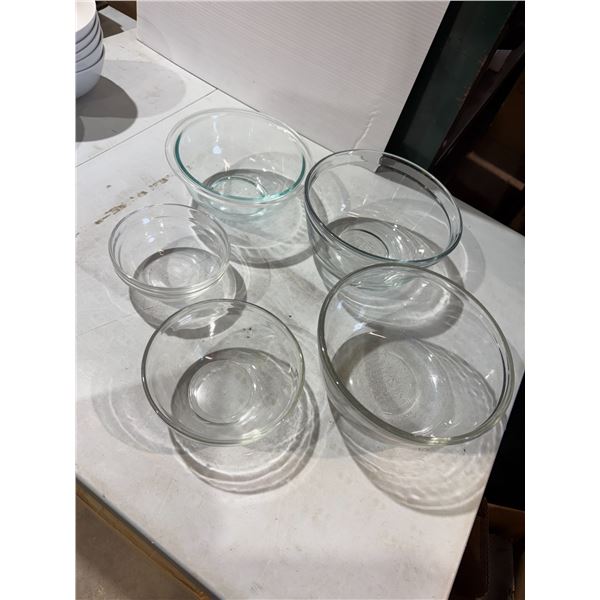 Assorted glass mixing goals