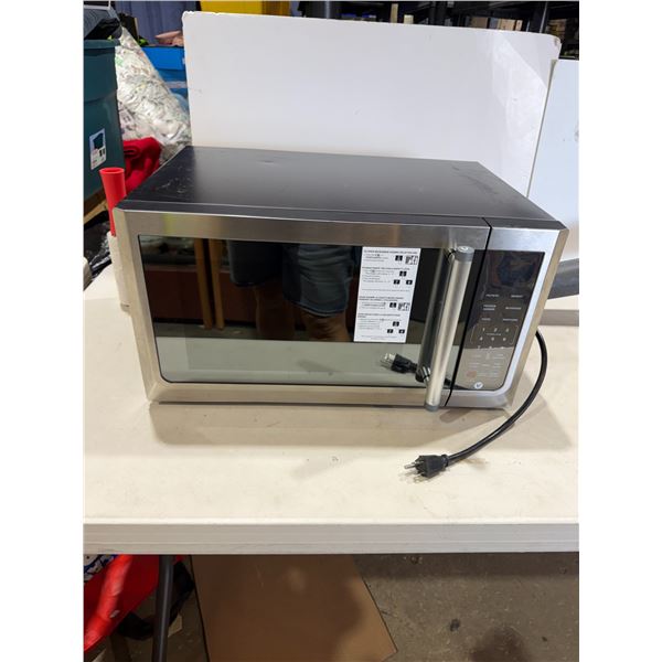 Vida by Paderno Stainless Microwave oven. Looks quite new.