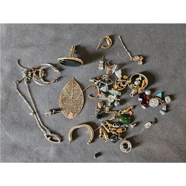 Assorted lot of jewelery