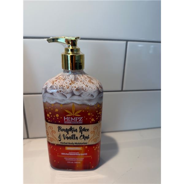HEMPZ pumpkin spice and vanilla chai, herbal body moisturizer, limited edition 500 ml