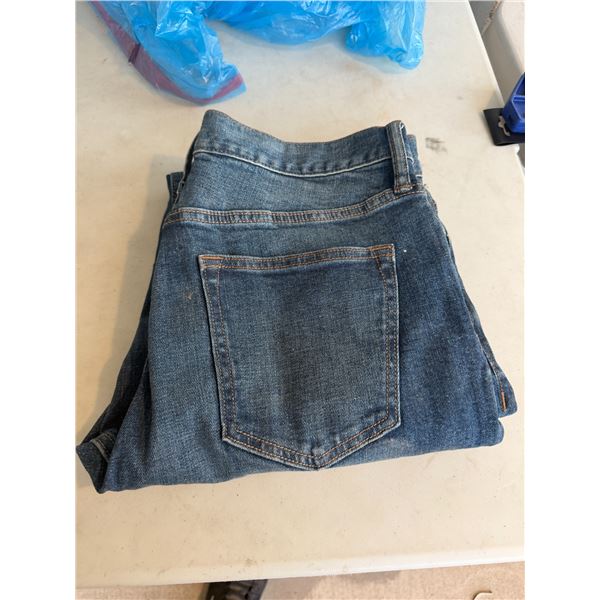 Old Navy jeans 33 x 30