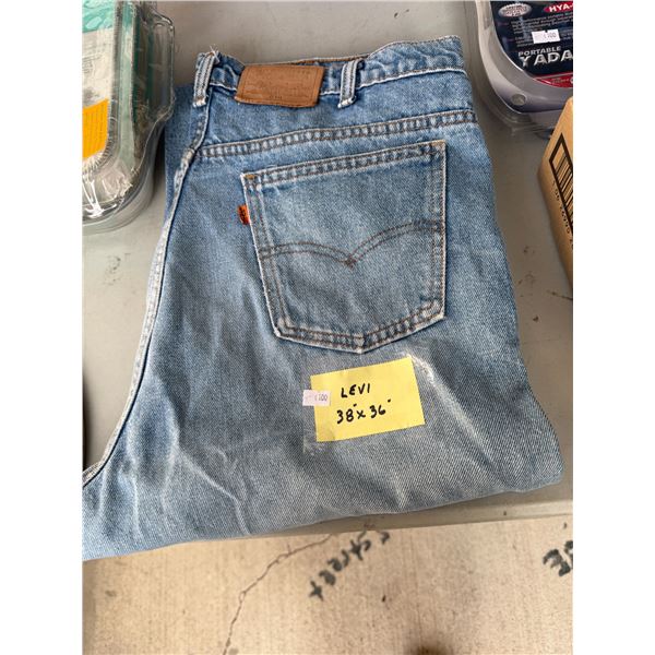 Levi's 38 x 36 jeans
