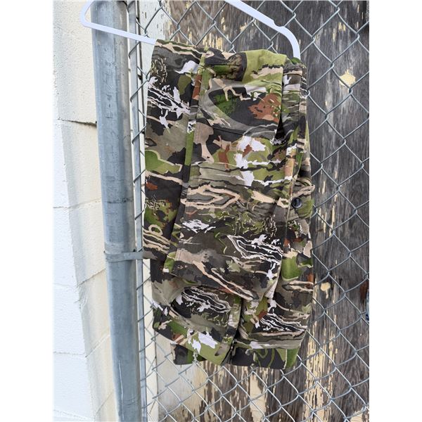 Camo pants size 38 x 32