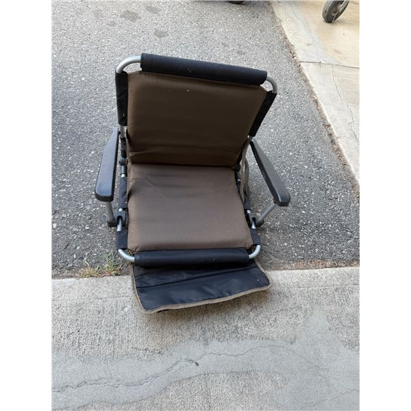 Quest folding chair